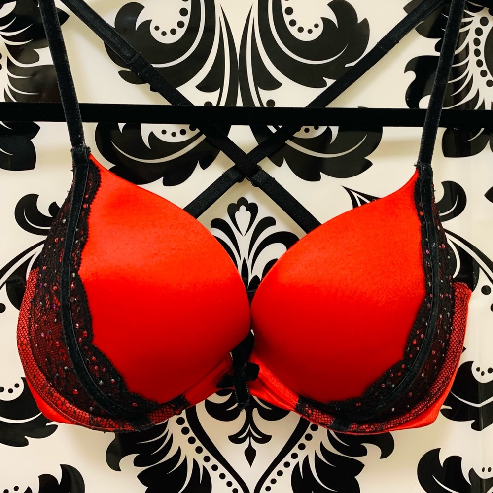Victoria’s Secret Very Sexy Push Up 34C Red Bra